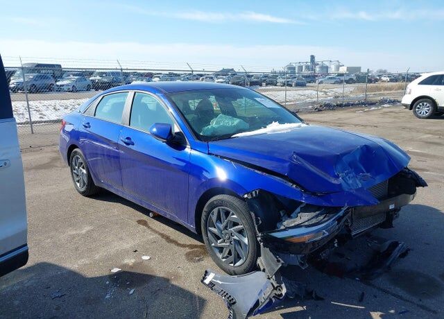 2024 HYUNDAI Elantra