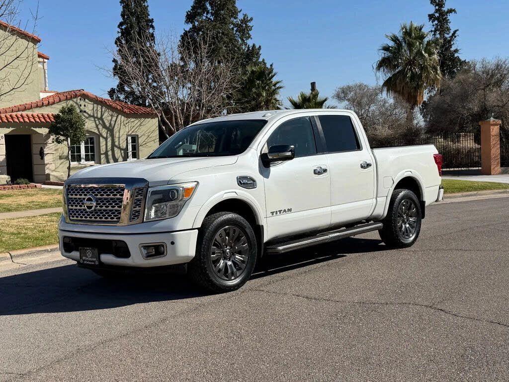 2017 NISSAN Titan