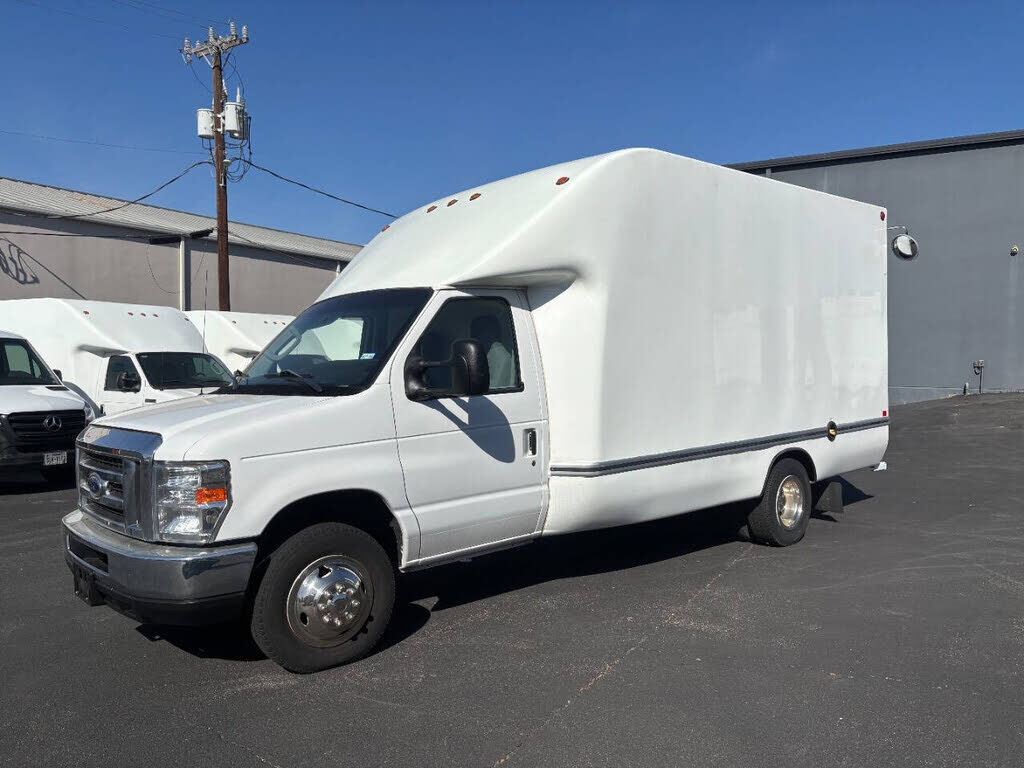 2019 FORD E-350