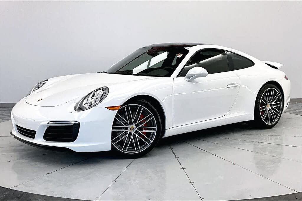 2017 PORSCHE 911