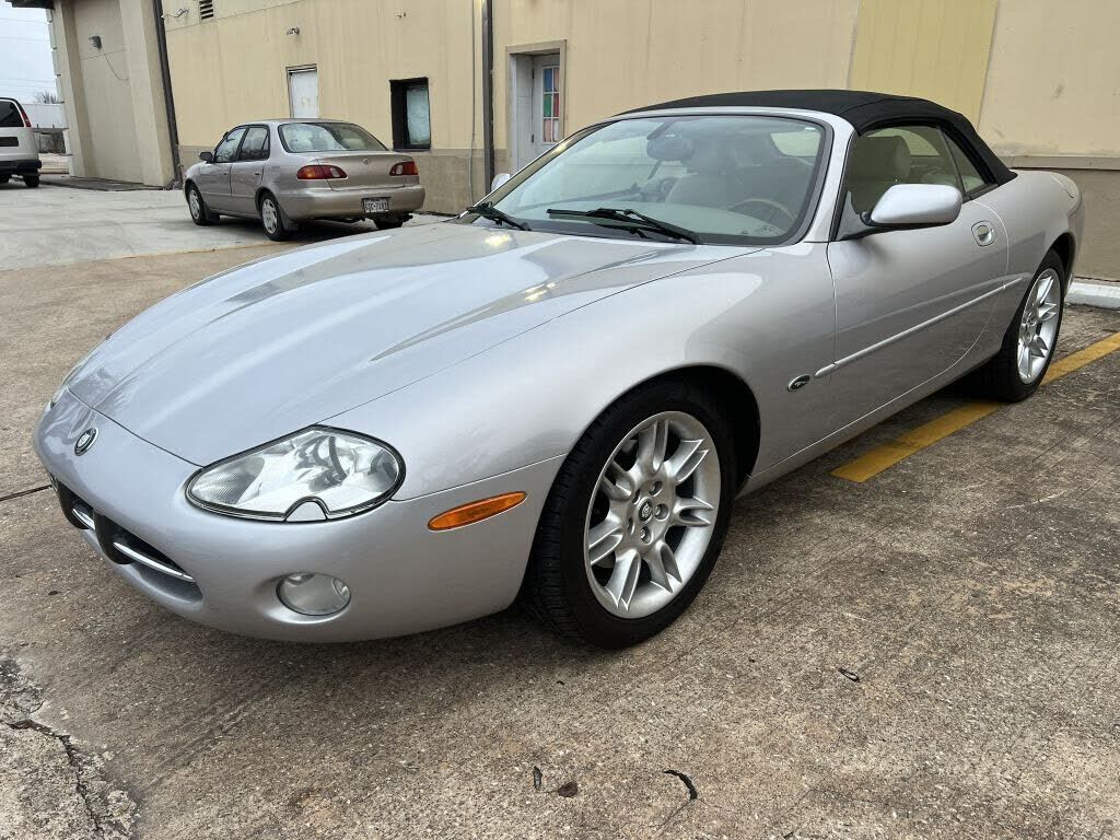 Jaguar XK8