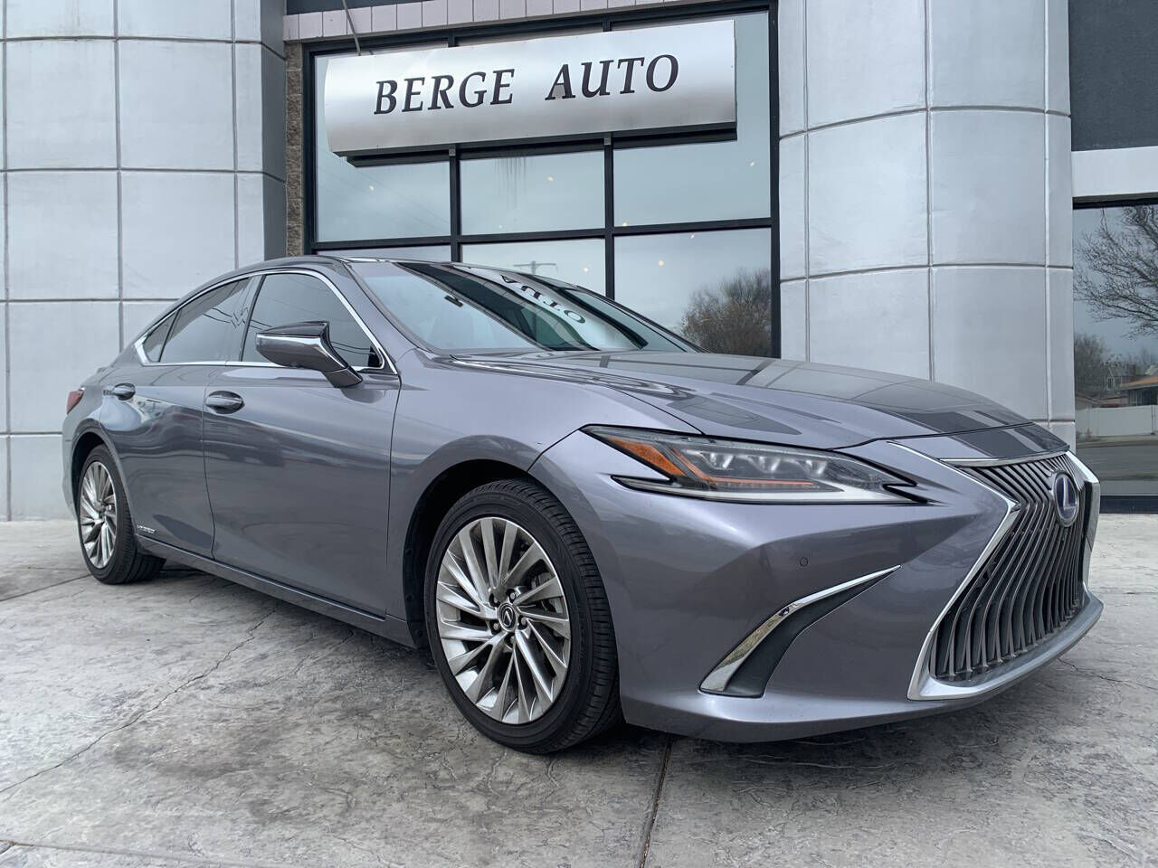 2019 LEXUS ES