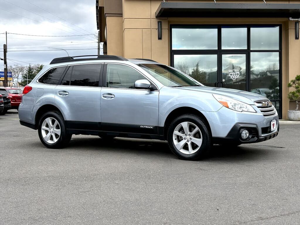 2013 SUBARU Outback
