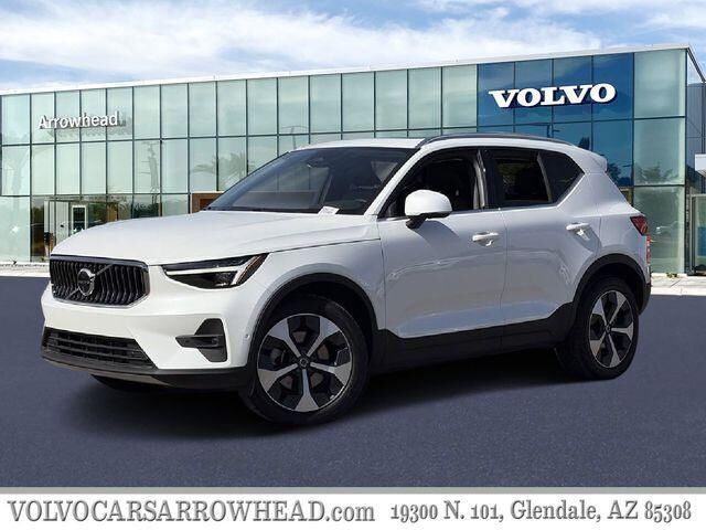 2025 VOLVO XC40