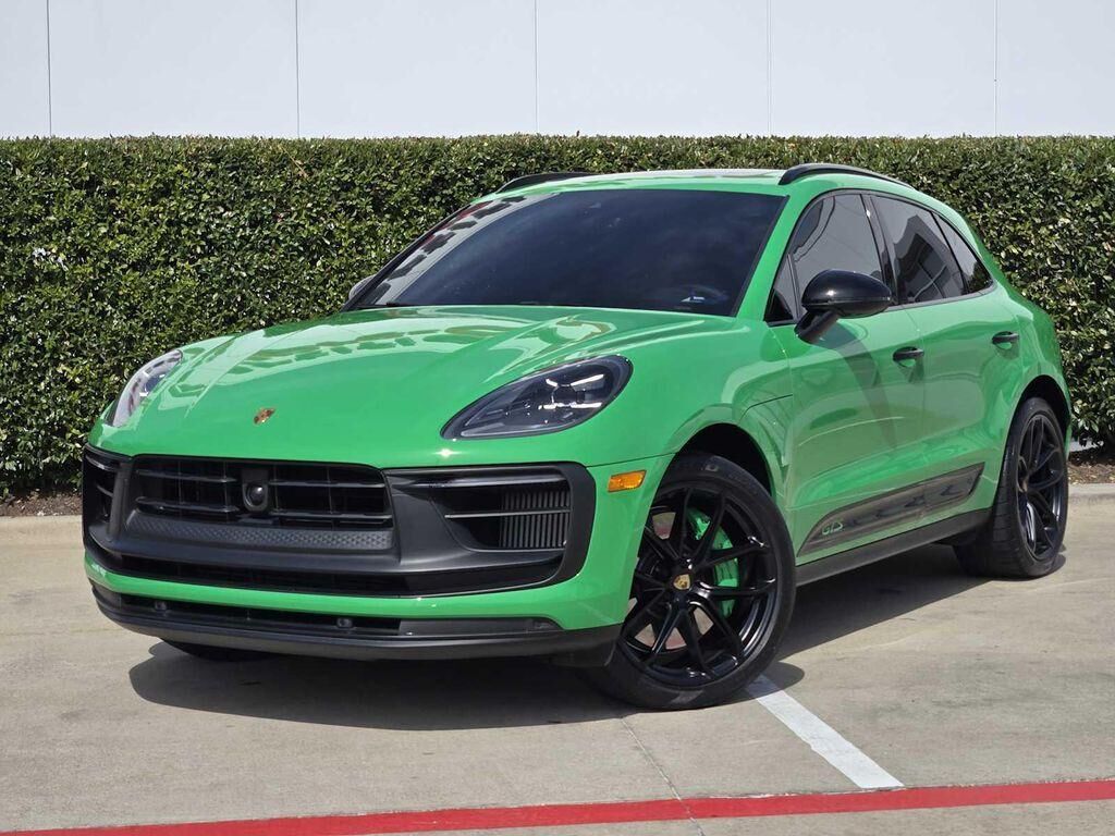 2022 PORSCHE Macan