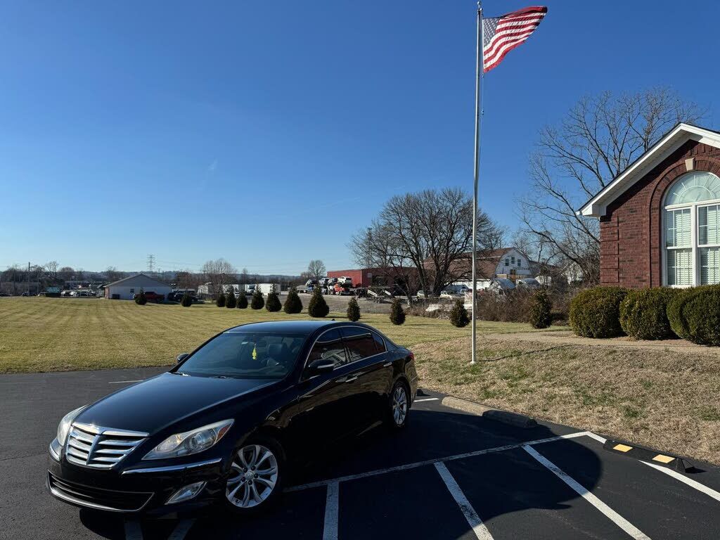 2013 HYUNDAI Genesis
