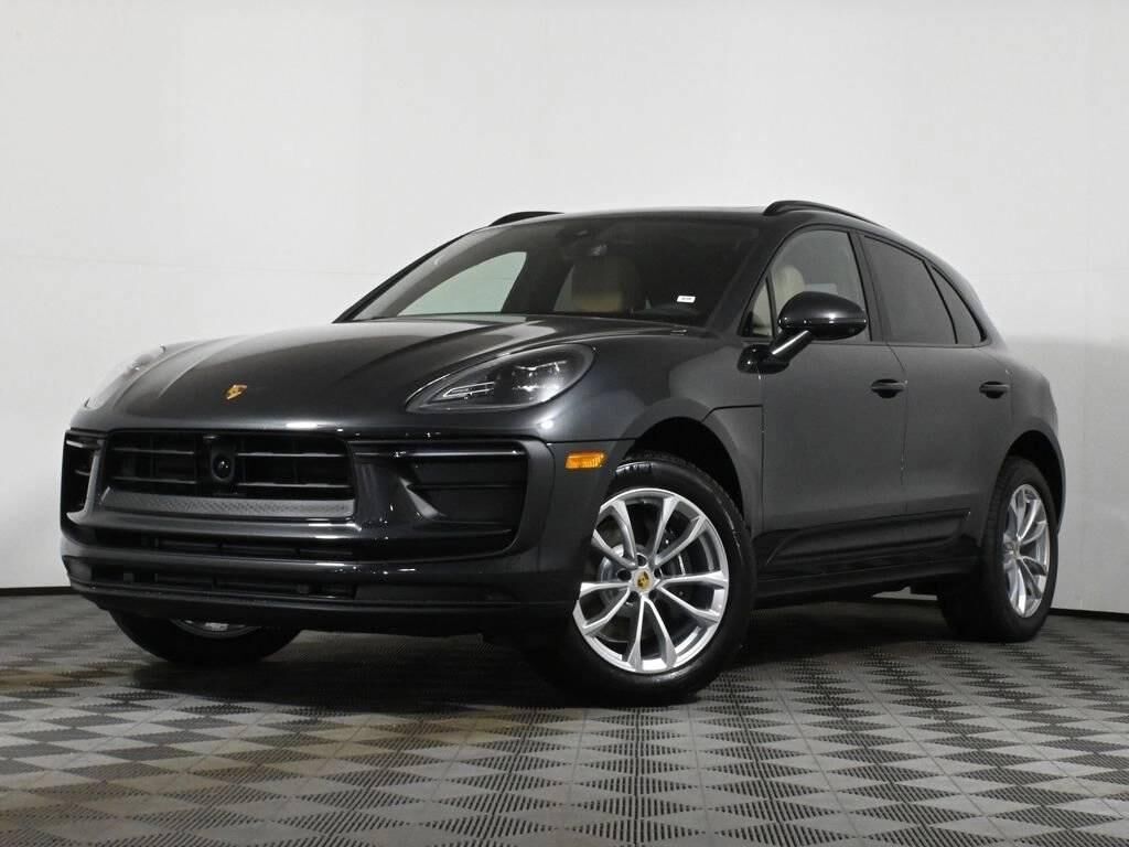 2025 PORSCHE Macan