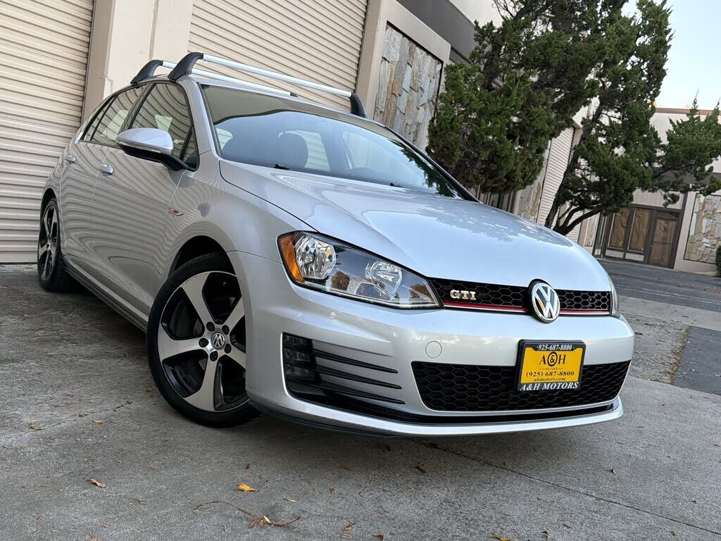 2016 VOLKSWAGEN Golf GTI