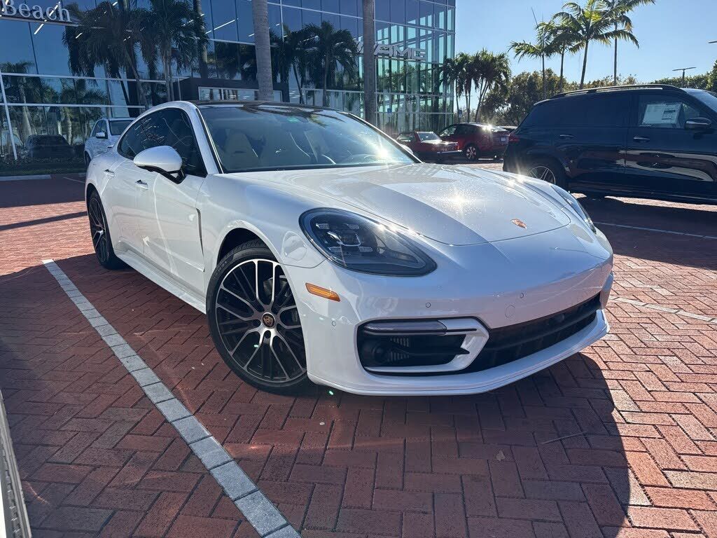2023 PORSCHE Panamera