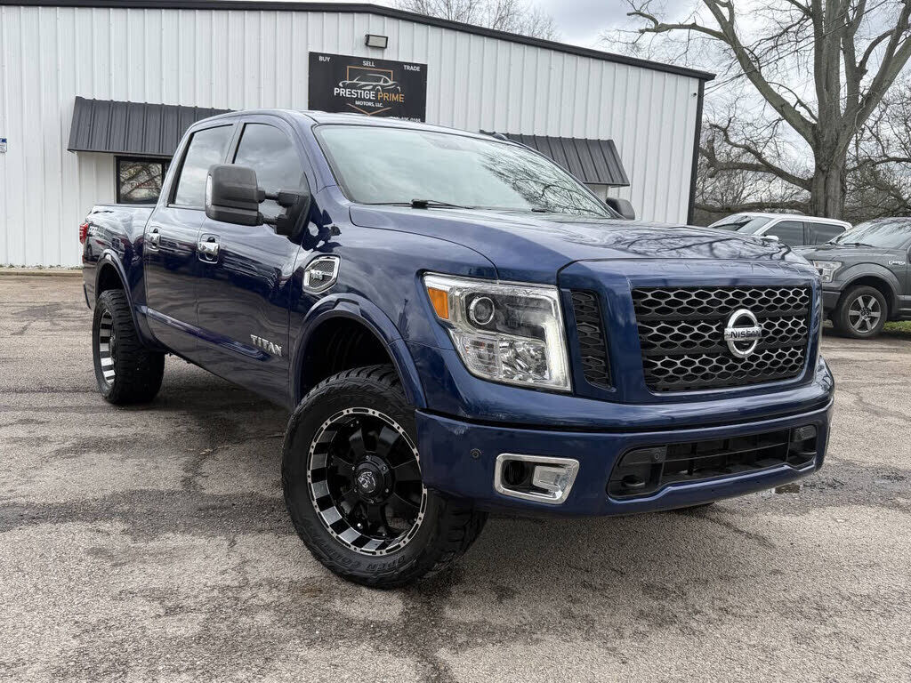 2017 NISSAN Titan