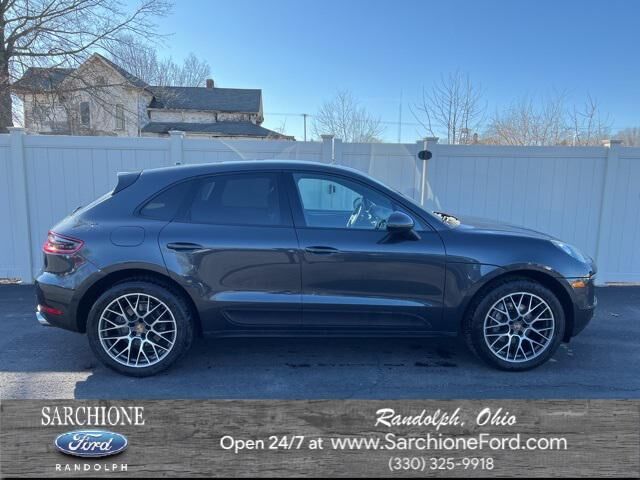 2018 PORSCHE Macan