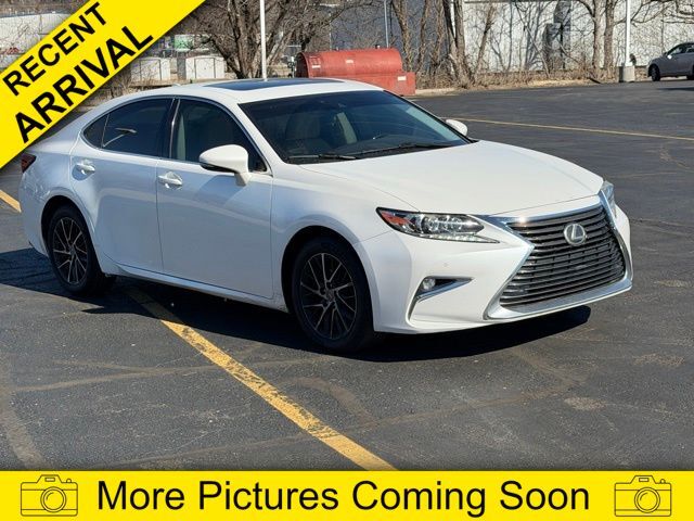 2017 LEXUS ES