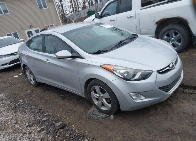 2013 HYUNDAI Elantra