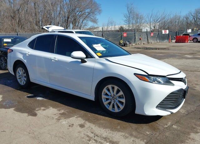 2019 TOYOTA Camry