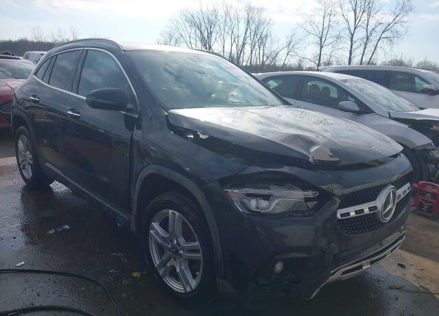 2022 MERCEDES-BENZ GLA-Class