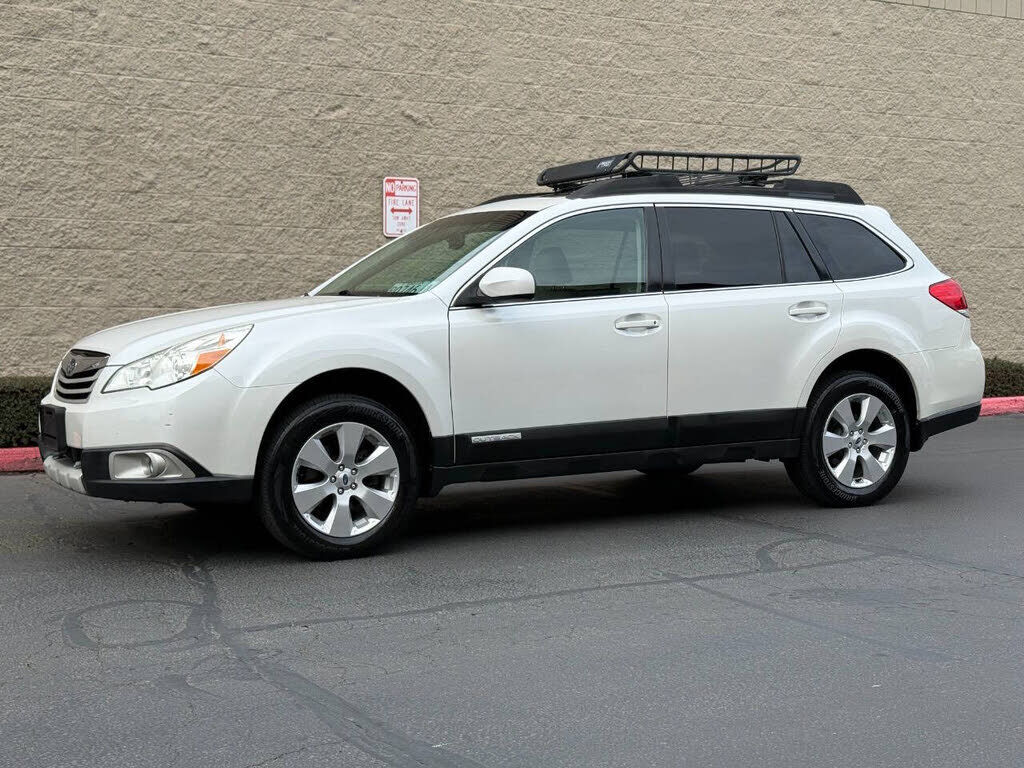 2011 SUBARU Outback