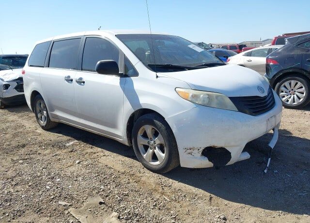 2014 TOYOTA Sienna