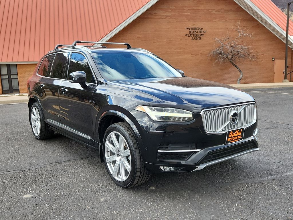 2019 VOLVO XC90