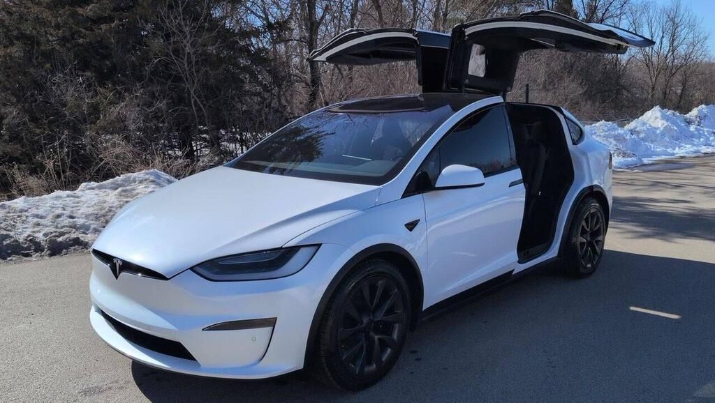 2022 TESLA Model X