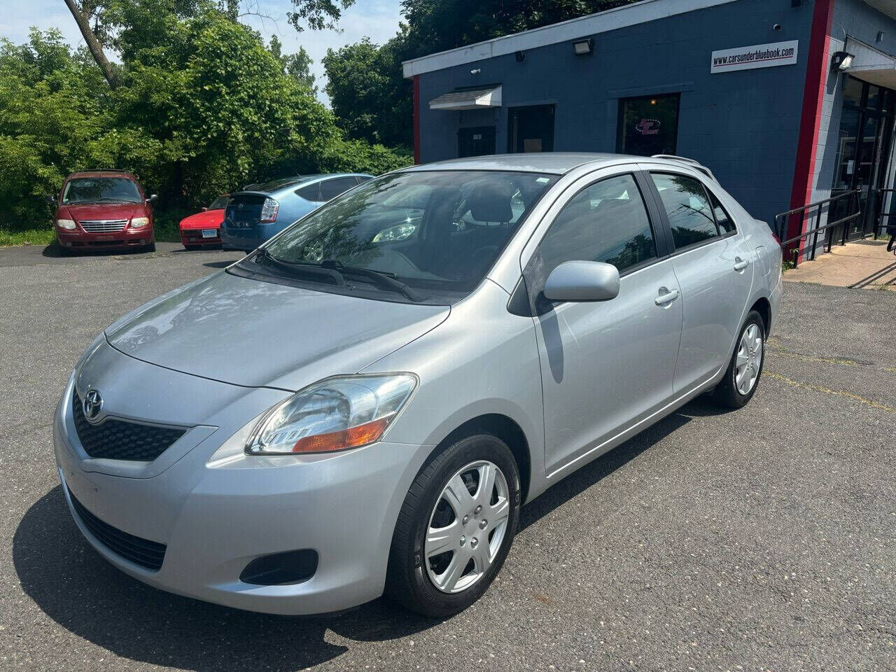 2011 TOYOTA Yaris