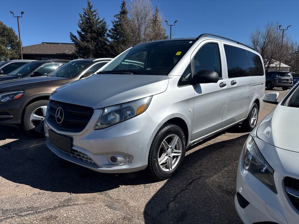 2016 MERCEDES-BENZ METRIS