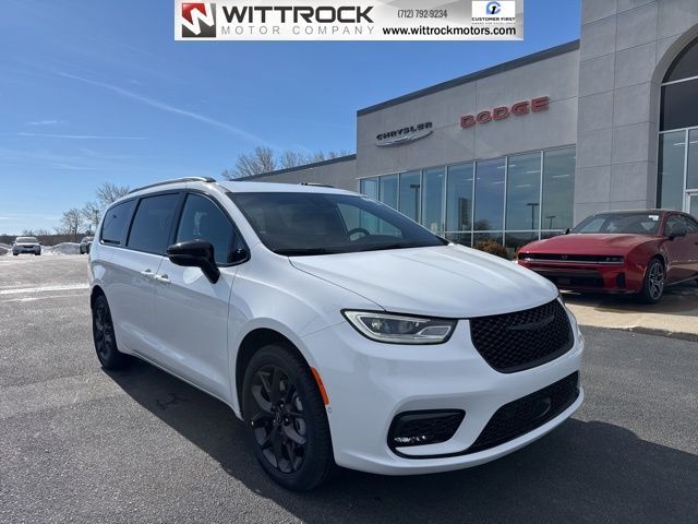 2026 CHRYSLER Pacifica