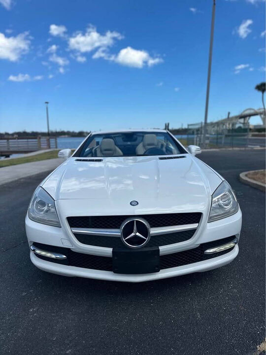 2016 MERCEDES-BENZ SLK-Class