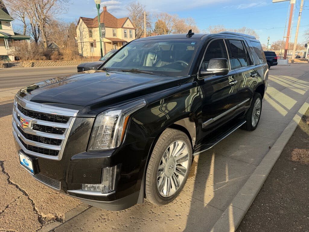2017 CADILLAC Escalade