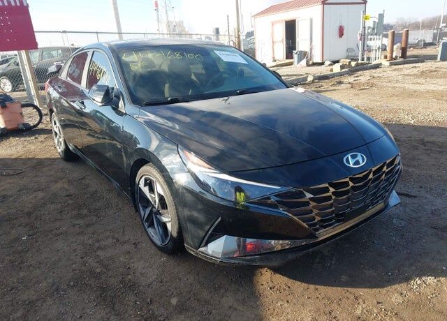 2022 HYUNDAI Elantra