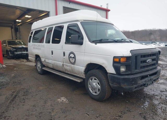 2013 FORD E-350
