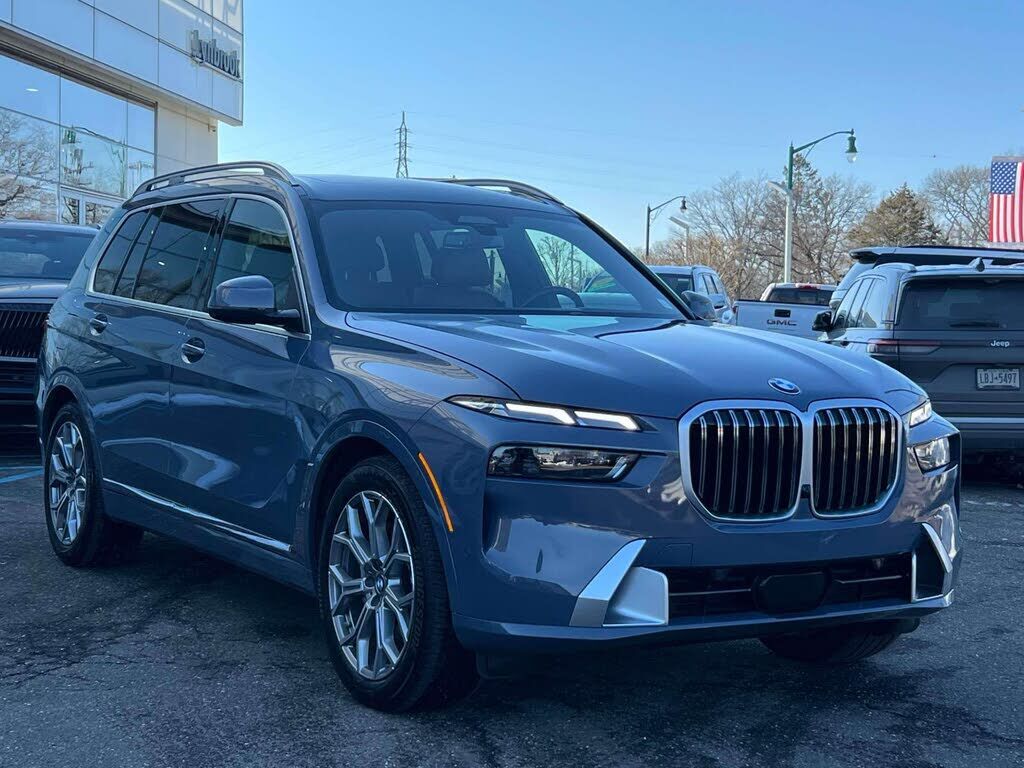2023 BMW X7