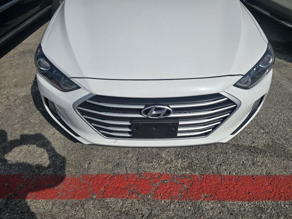 2018 HYUNDAI Elantra