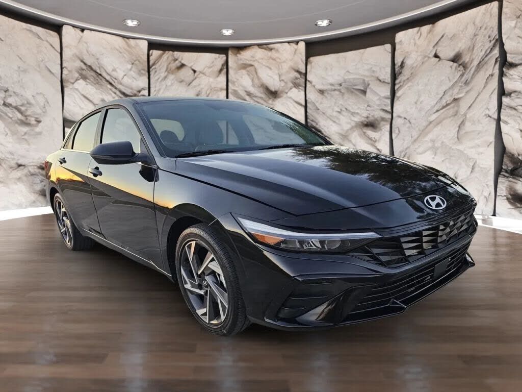 2025 HYUNDAI Elantra