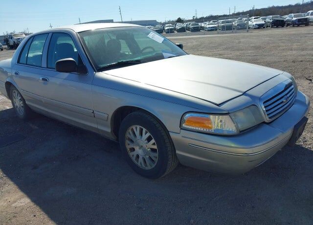 2004 FORD Crown Victoria