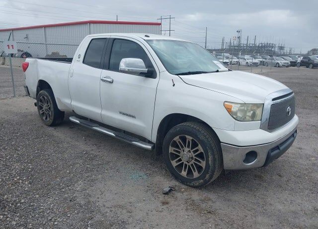 2013 TOYOTA Tundra
