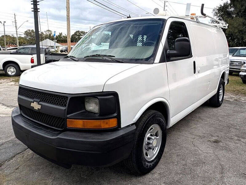 2011 CHEVROLET Express