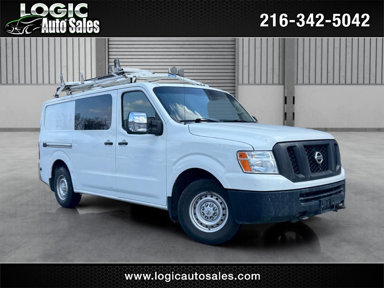 2017 NISSAN NV