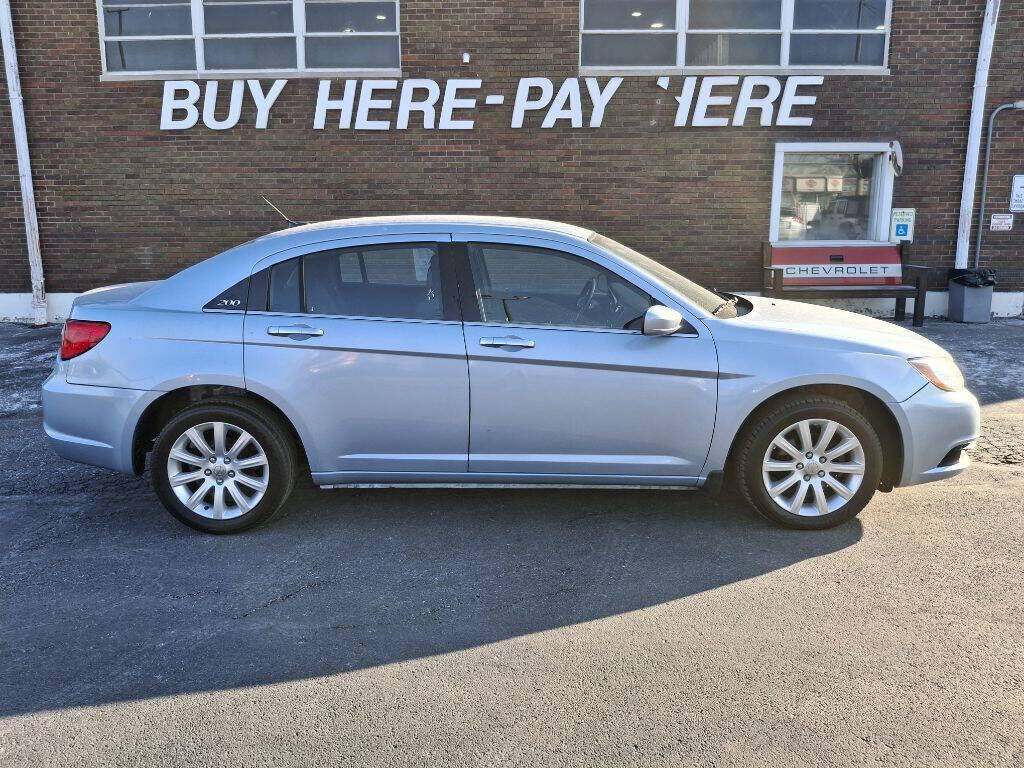 2013 CHRYSLER 200