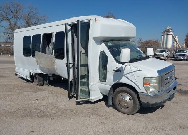2009 FORD E-450