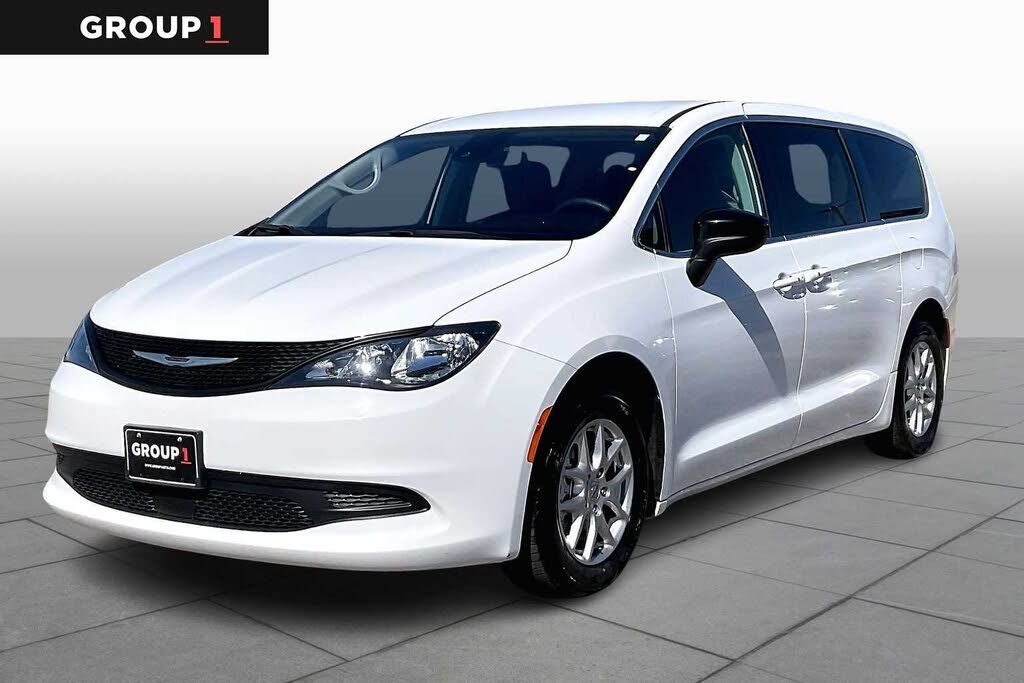 2024 CHRYSLER Voyager