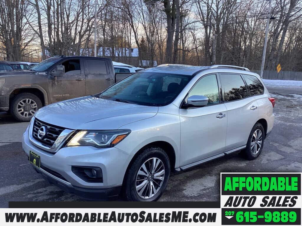 2017 NISSAN Pathfinder