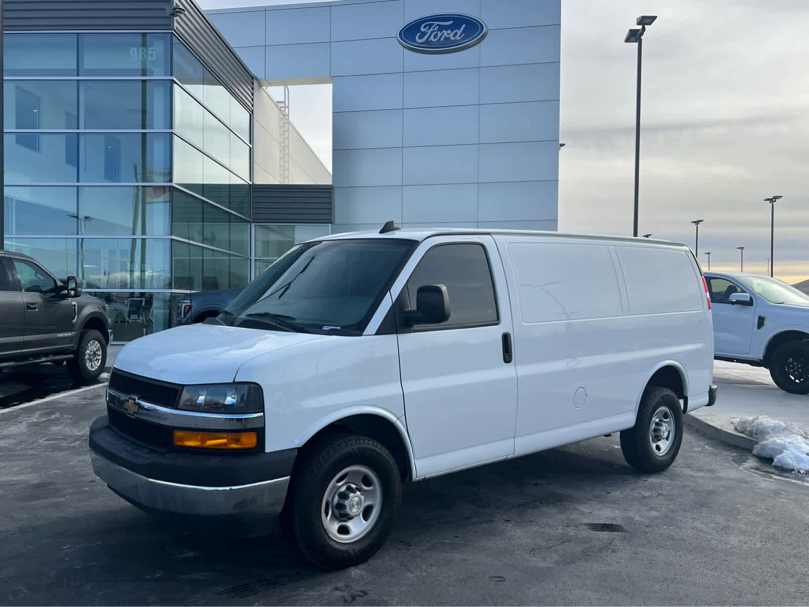 2021 CHEVROLET Express