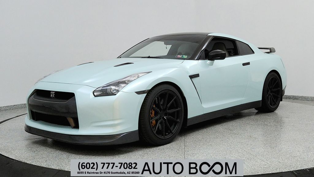 2010 NISSAN GT-R