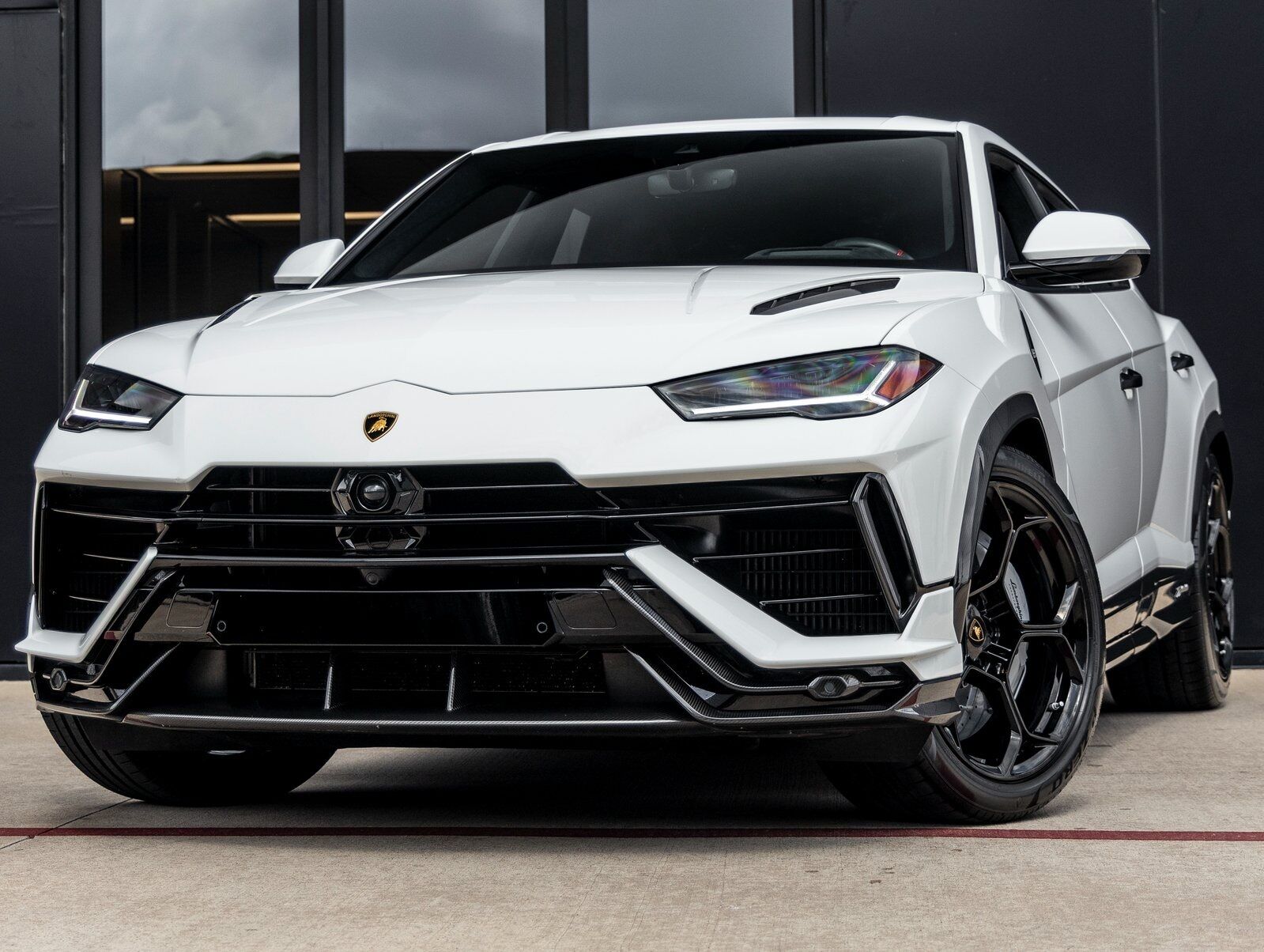2024 LAMBORGHINI URUS