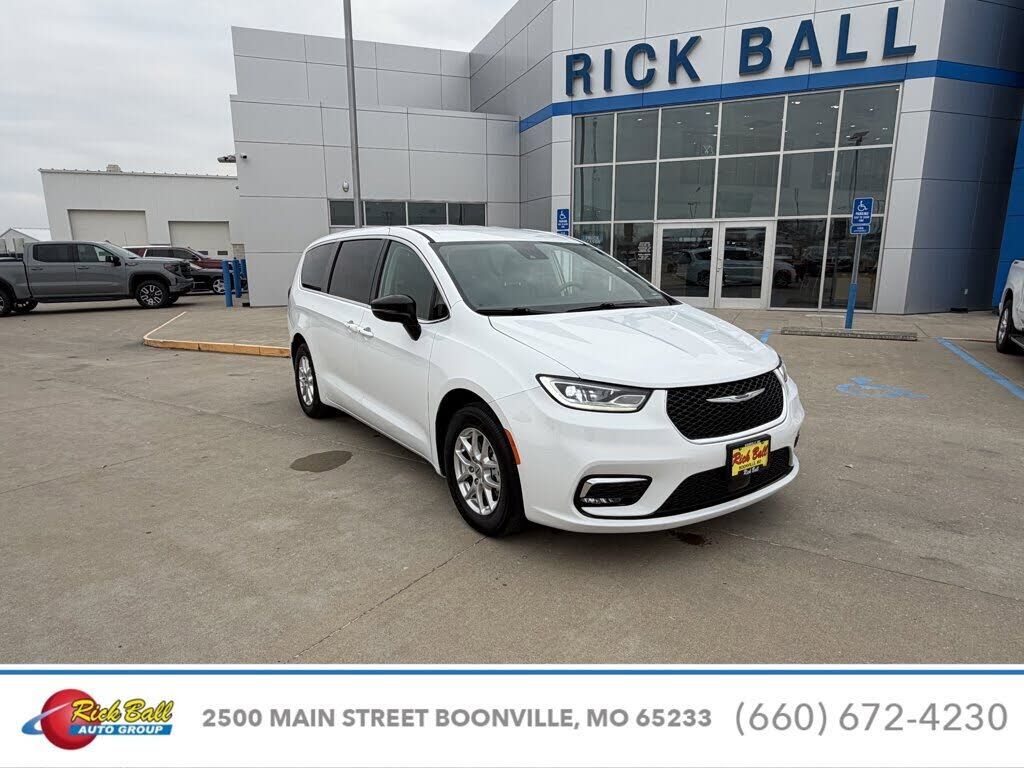 2024 CHRYSLER Pacifica