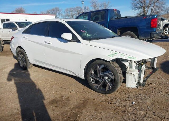 2025 HYUNDAI Elantra