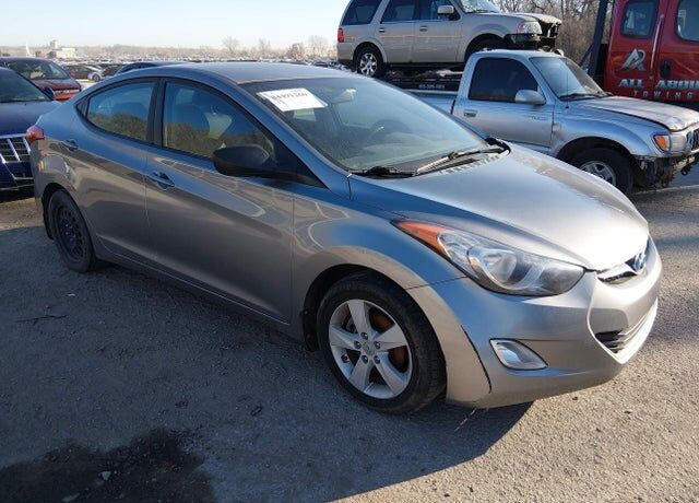 2012 HYUNDAI Elantra