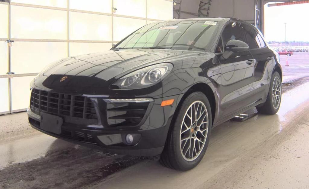 2018 PORSCHE Macan