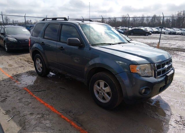 2011 FORD Escape