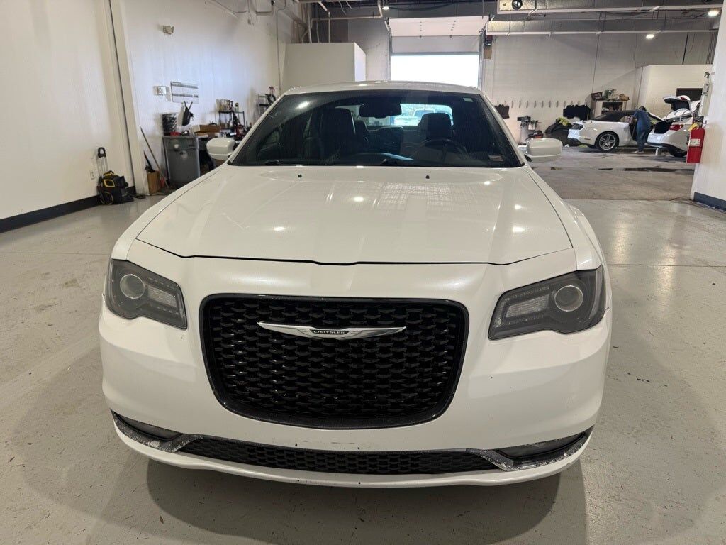 2016 CHRYSLER 300